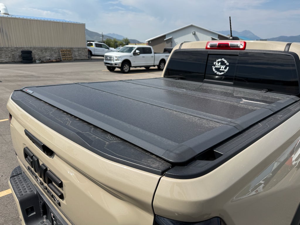 2024 GMC Canyon 4WD AT4