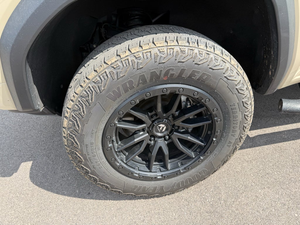 2024 GMC Canyon 4WD AT4