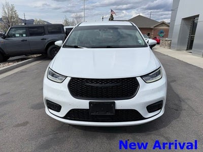 2023 Chrysler Pacifica Hybrid Touring L