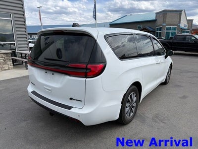 2023 Chrysler Pacifica Hybrid Touring L
