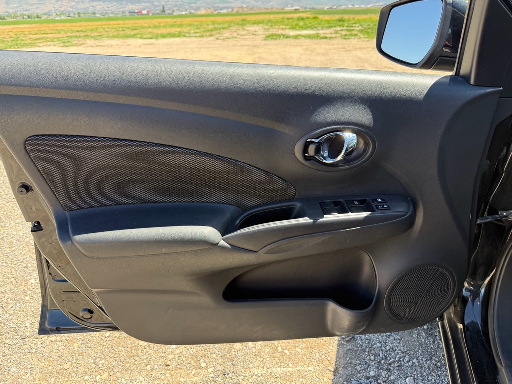 2017 Nissan Versa SV