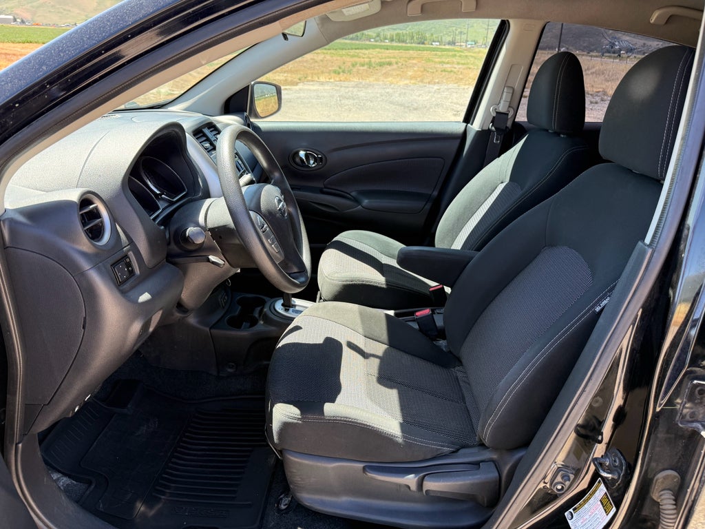 2017 Nissan Versa SV