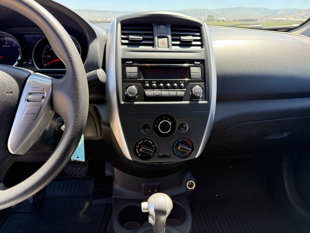 2017 Nissan Versa SV