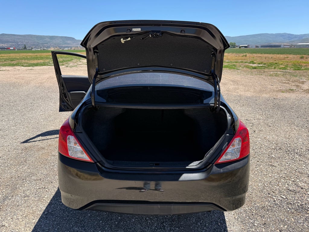 2017 Nissan Versa SV