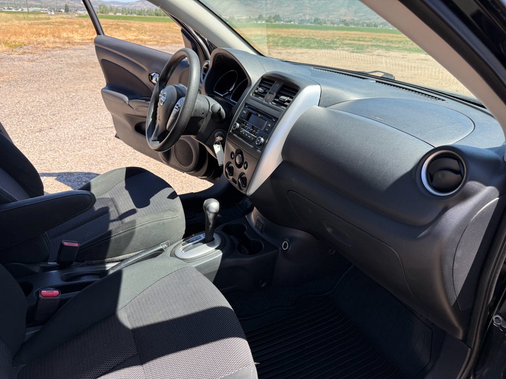 2017 Nissan Versa SV