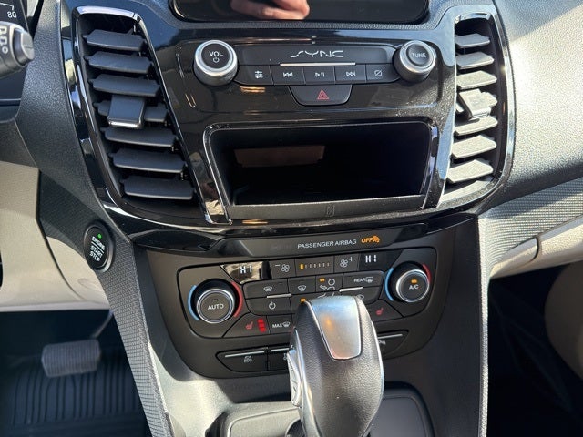 2022 Ford Transit Connect Titanium