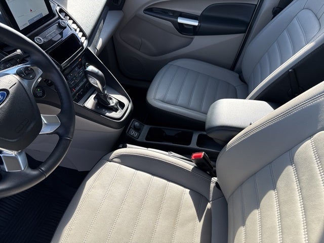2022 Ford Transit Connect Titanium