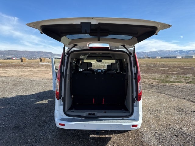 2022 Ford Transit Connect Titanium